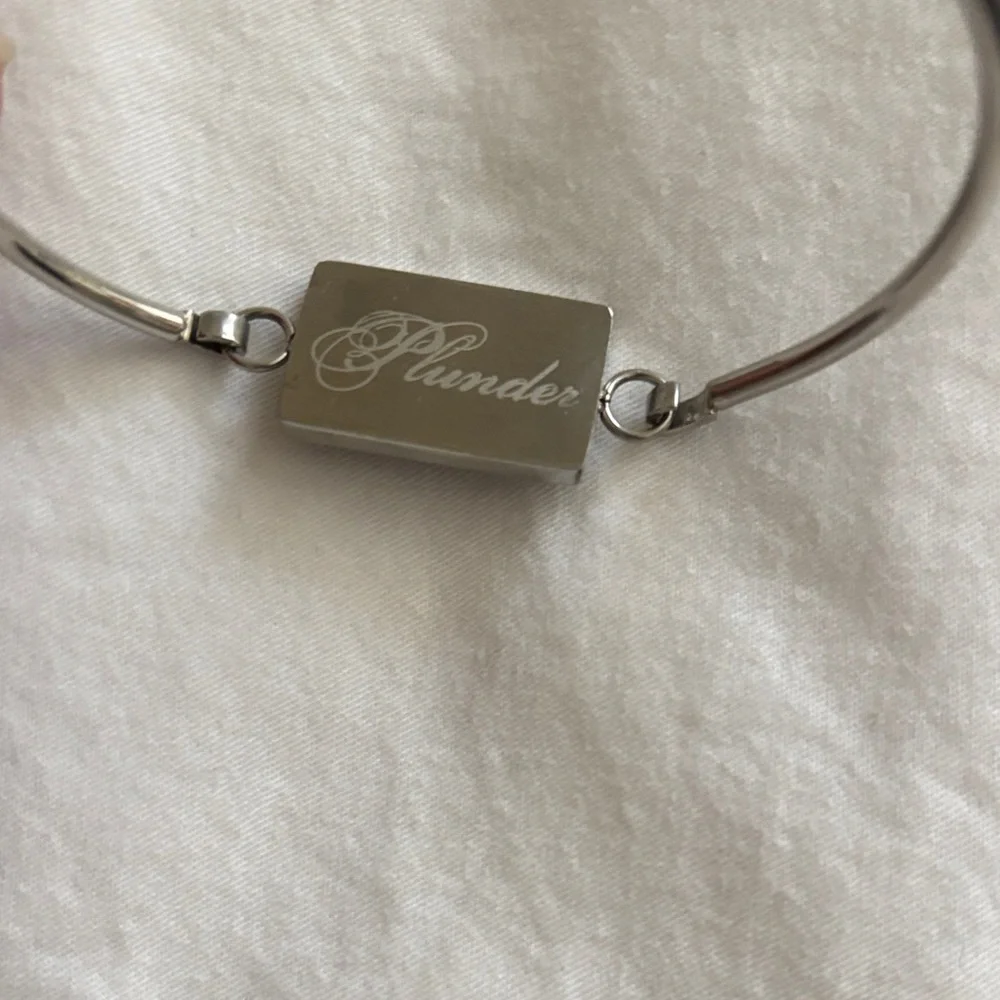 Plunder “Beautiful Girl You‎ can do  hard things “Elegant Silver Tone Bracelet